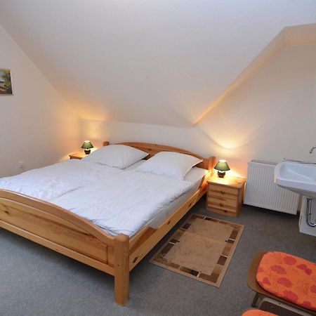 Nice Holiday Home Near Ski Area Medebach Buitenkant foto
